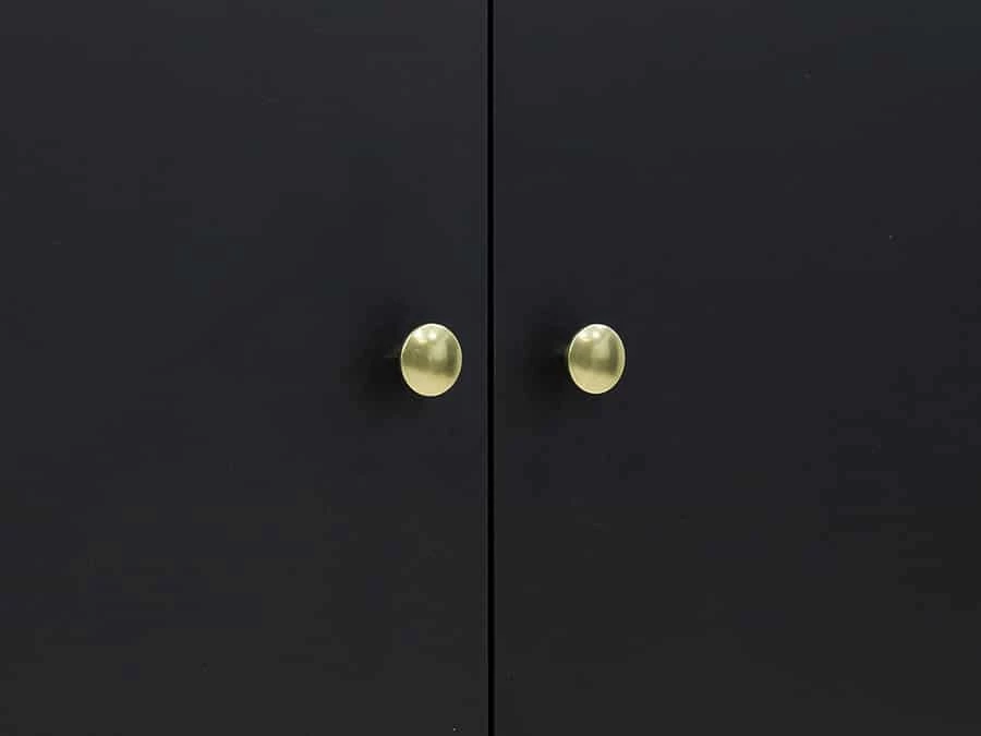 15622012-Bopita-Cloe-3-deurs-kledingkast-mat-zwart-handknoppen