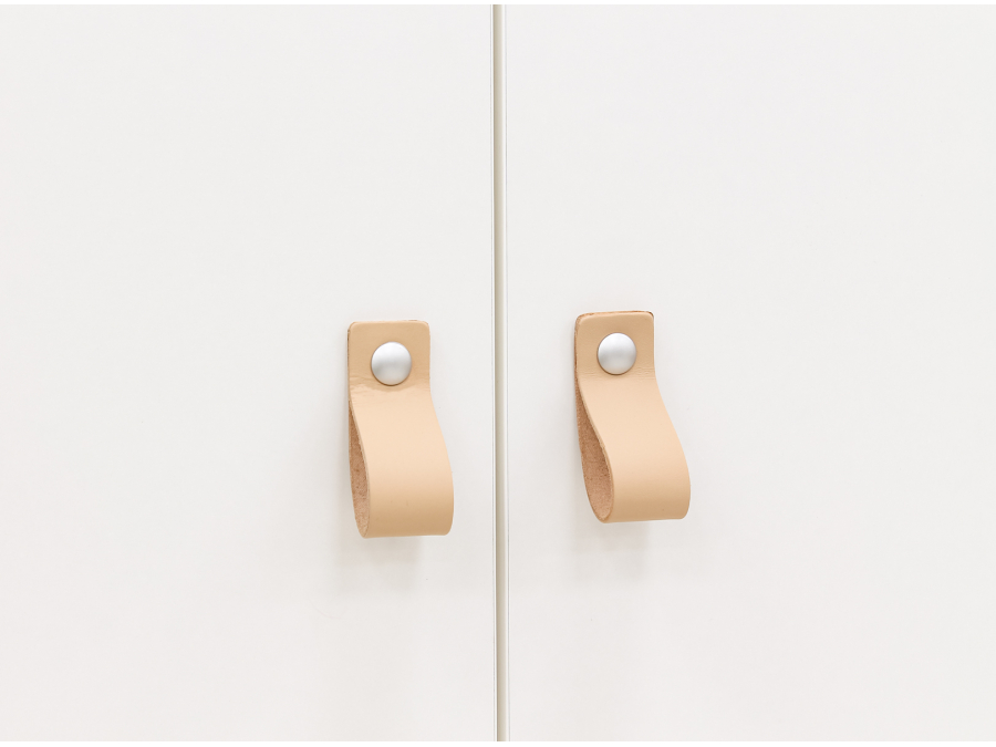 23323203 3 door wardrobe Lucas front detail handles