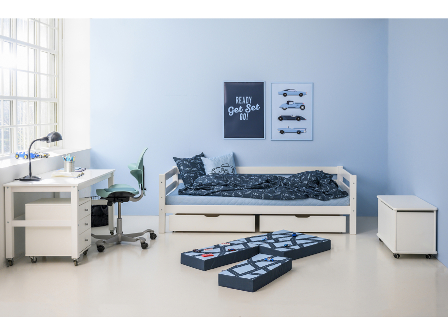 Cars PREMIUM Juniorbed 90x200cm milieu