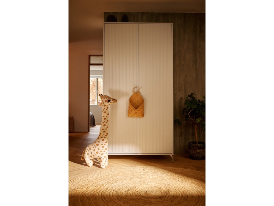 Flexa Saga 2-deurs kledingkast met witte knoppen en poten - Wit grooves - Afbeelding 2