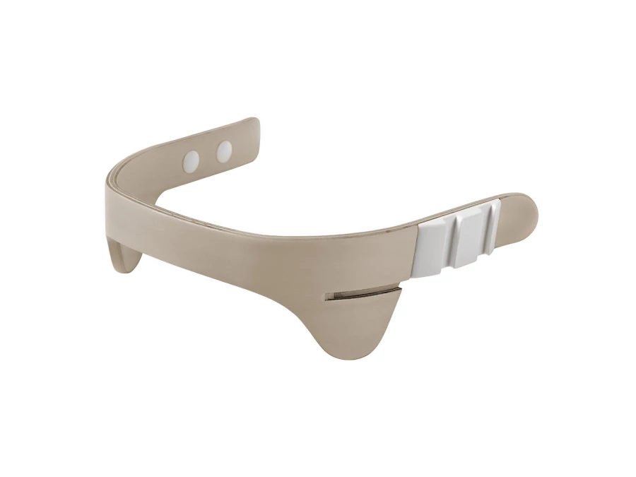 305021-77_Leander-Safetybar-Highchair-Cappuccino_1200x1200_1-900x675